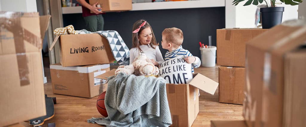 How to Make Moving with Kids Less Stressful: 10 Proven Strategies for a Smooth Family Relocation